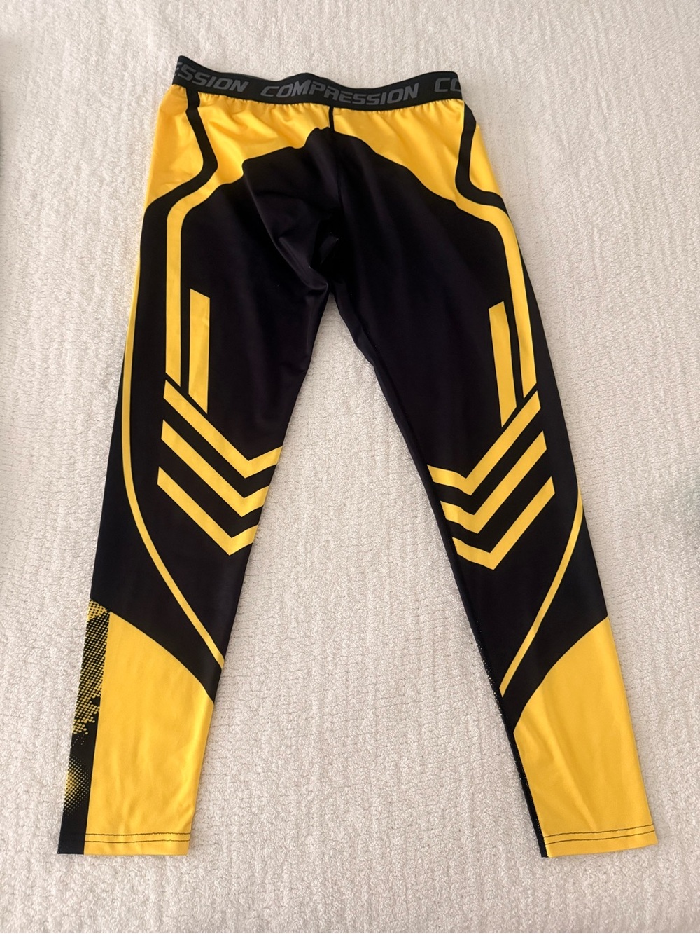 Compression Leggings with Yellow and Black Graphic Design